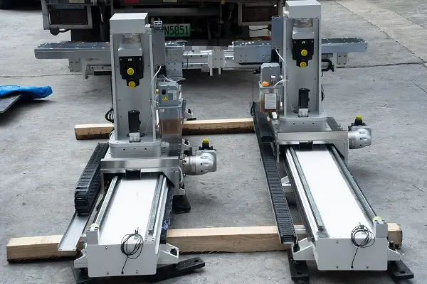 伸缩旋转上料机械手